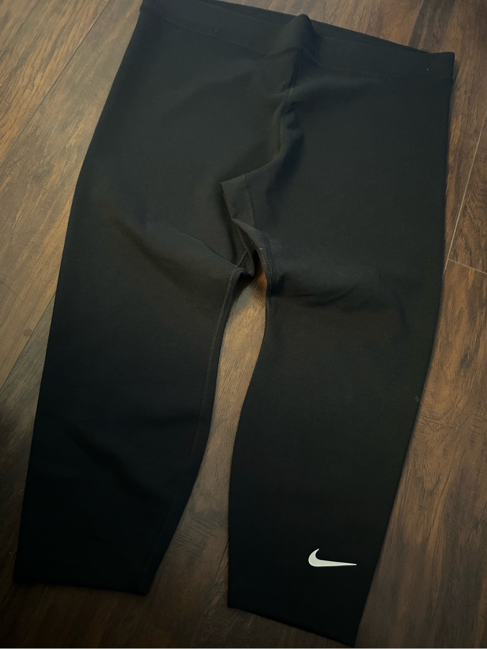 NWOT Women's Nike Sportswear Classic 7/8 Leggings